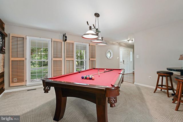 9830 FAUST DR, Vienna, VA 22182