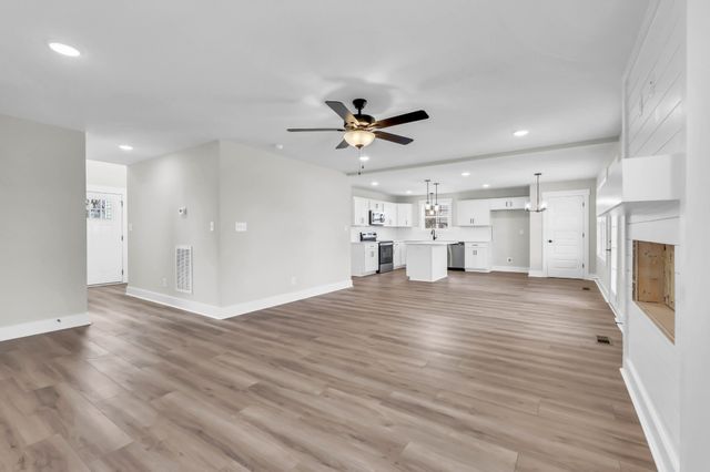 259 Switchgrass Dr, Clarksville, TN 37042