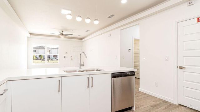 901 E Yuma Avenue, Mcallen, TX 78504