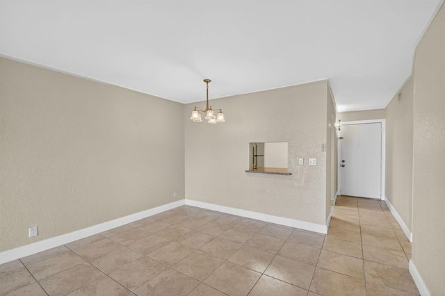 2615 NE 1ST Court 312, Boynton Beach, FL 33435