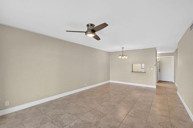 2615 NE 1ST Court 312, Boynton Beach, FL 33435