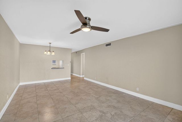 2615 NE 1ST Court 312, Boynton Beach, FL 33435