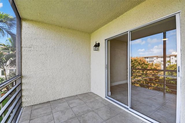 2615 NE 1ST Court 312, Boynton Beach, FL 33435