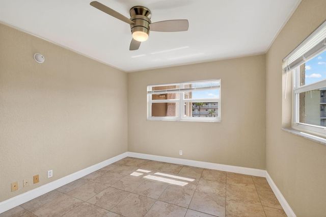 2615 NE 1ST Court 312, Boynton Beach, FL 33435
