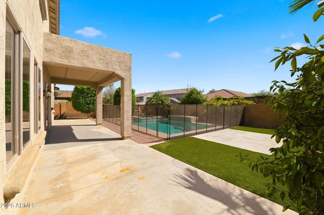 26220 N 50TH Drive, Phoenix, AZ 85083