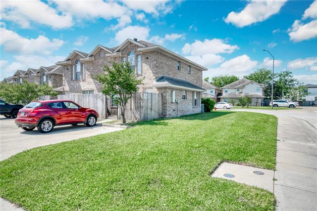 2325 Autumn Chase Loop, College Station, TX 77840