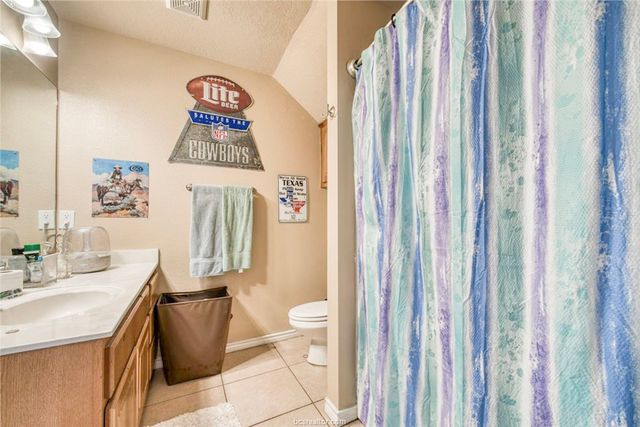 2325 Autumn Chase Loop, College Station, TX 77840