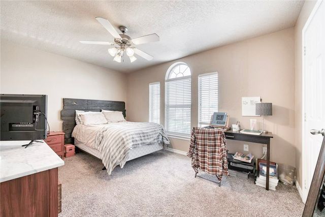 2325 Autumn Chase Loop, College Station, TX 77840