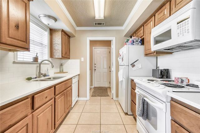 2325 Autumn Chase Loop, College Station, TX 77840