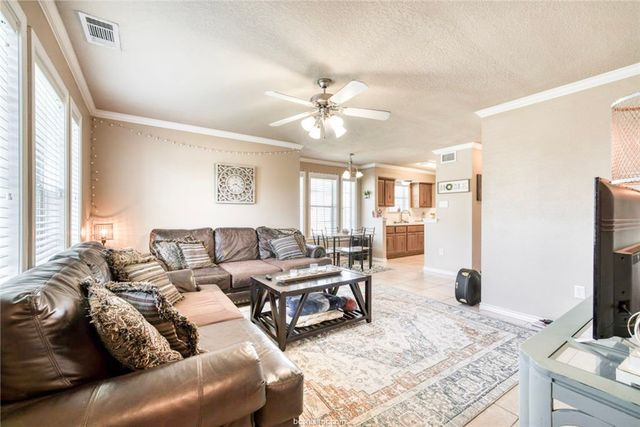 2325 Autumn Chase Loop, College Station, TX 77840