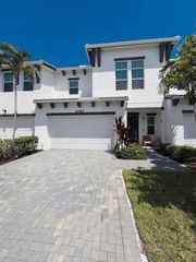 16483 Helix Court, Westlake, FL 33470