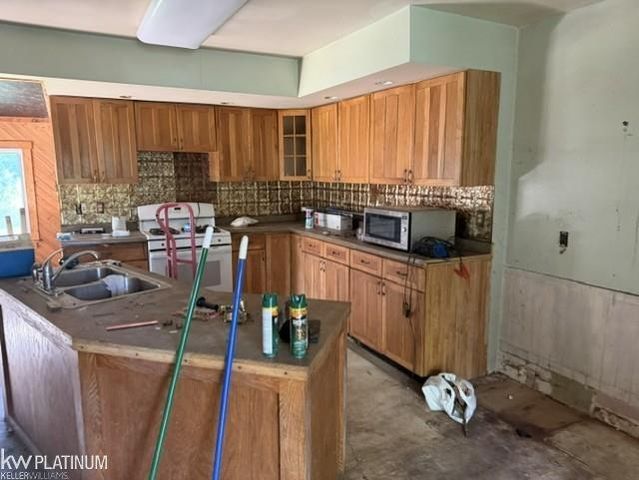 7882 Morrow Road, Cottrellville Twp, MI 48039
