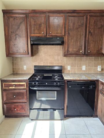 2112 Davis Street, Houston, TX 77026