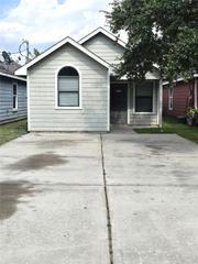 2112 Davis Street, Houston, TX 77026