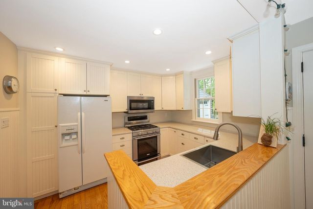 646 BEECHWOOD DR, Havertown, PA 19083