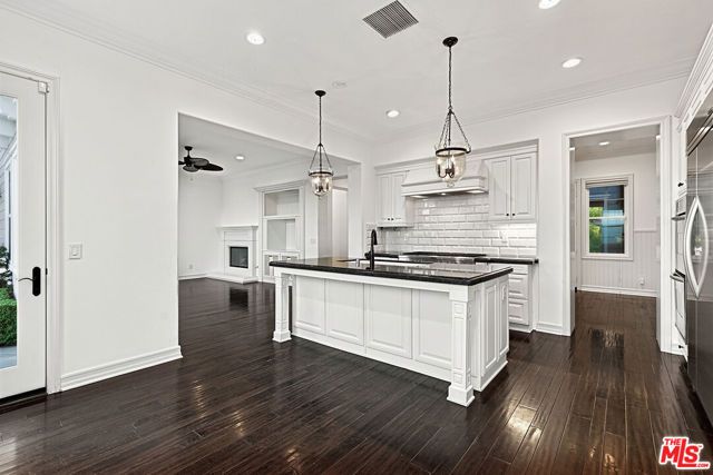 7391 Coastal View Drive, Los Angeles, CA 90045