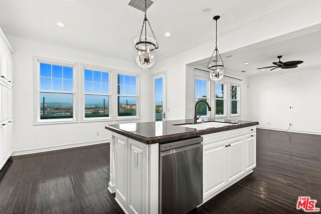 7391 Coastal View Drive, Los Angeles, CA 90045