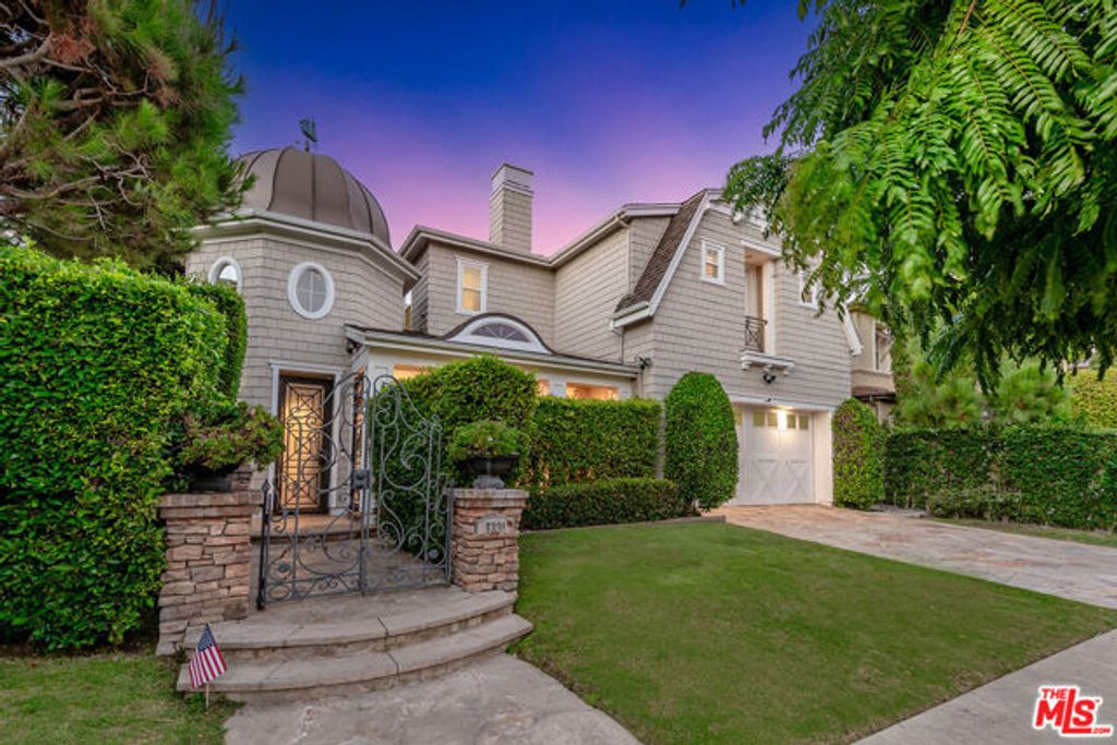 7391 Coastal View Drive, Los Angeles, CA 90045