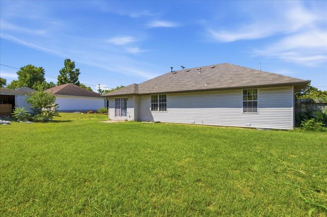 706 State Highway Ab, Willard, MO 65781