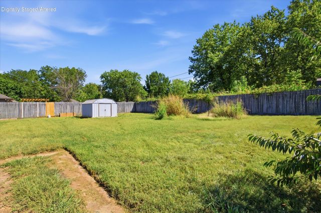 706 State Highway Ab, Willard, MO 65781