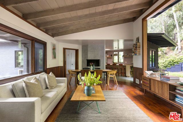 2235 Villa Heights Road, Pasadena, CA 91107