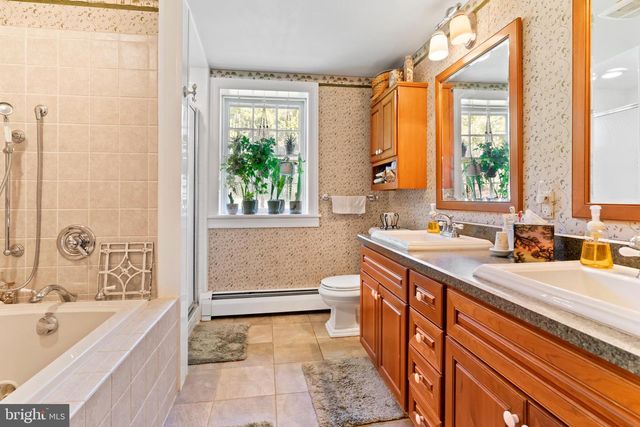 3 KATIE LN, Carlisle, PA 17015