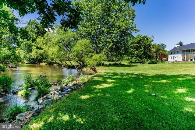 3 KATIE LN, Carlisle, PA 17015