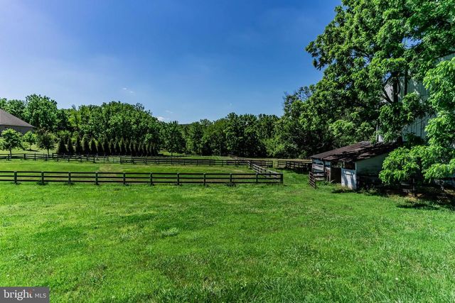3 KATIE LN, Carlisle, PA 17015