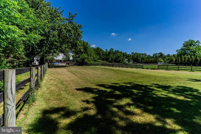 3 KATIE LN, Carlisle, PA 17015