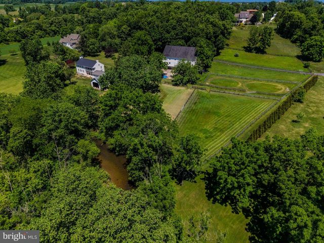 3 KATIE LN, Carlisle, PA 17015