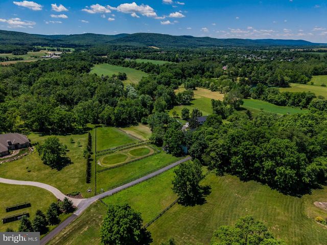 3 KATIE LN, Carlisle, PA 17015