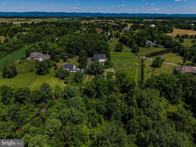 3 KATIE LN, Carlisle, PA 17015