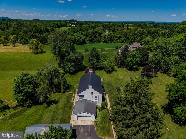 3 KATIE LN, Carlisle, PA 17015