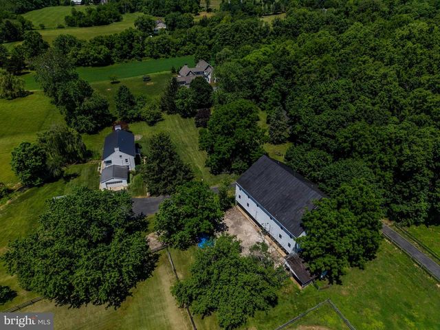 3 KATIE LN, Carlisle, PA 17015