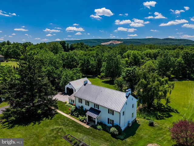 3 KATIE LN, Carlisle, PA 17015