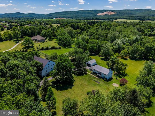 3 KATIE LN, Carlisle, PA 17015