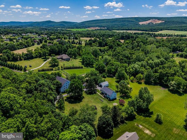 3 KATIE LN, Carlisle, PA 17015
