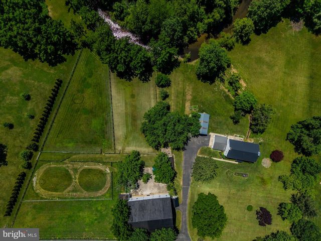3 KATIE LN, Carlisle, PA 17015
