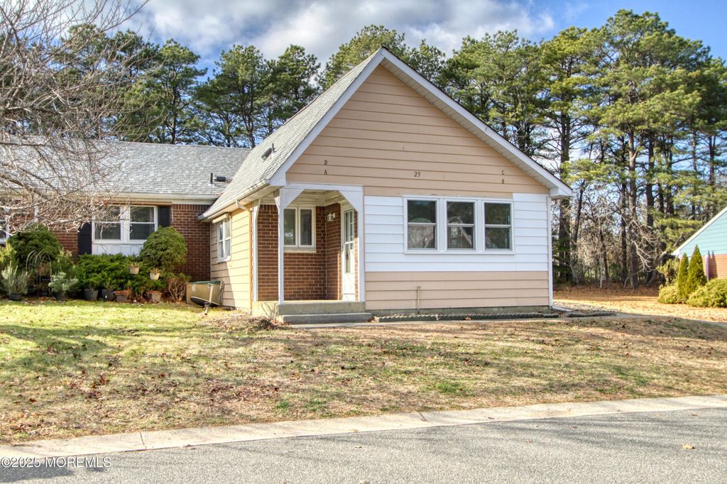 25 Molly Pitcher Boulevard B, Whiting, NJ 08759