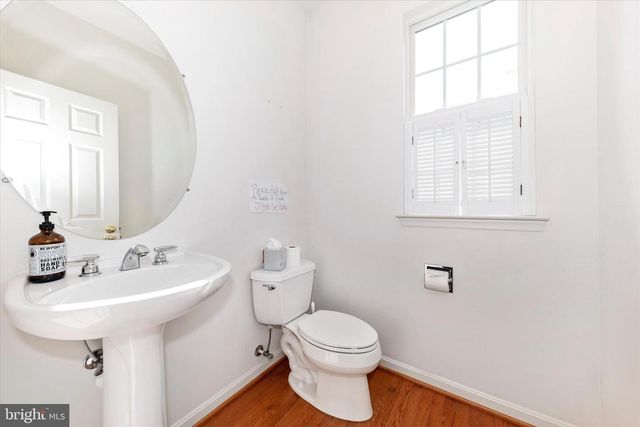 100 SUNLIGHT DR, Frederick, MD 21702
