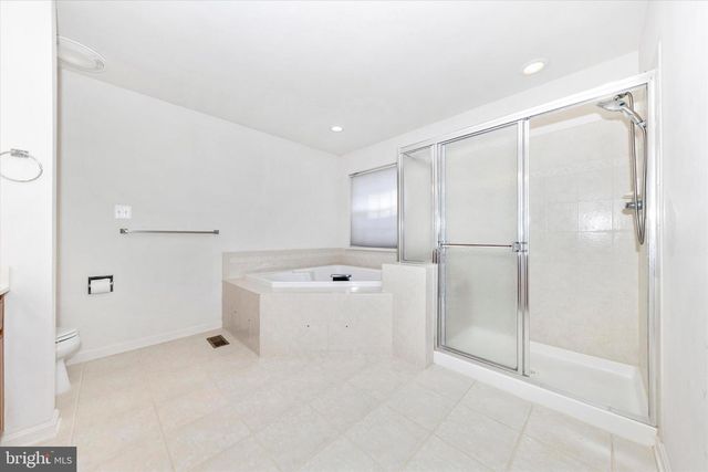 100 SUNLIGHT DR, Frederick, MD 21702