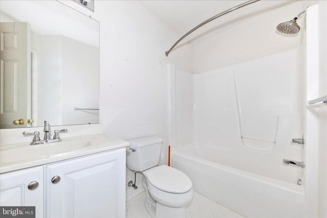 100 SUNLIGHT DR, Frederick, MD 21702