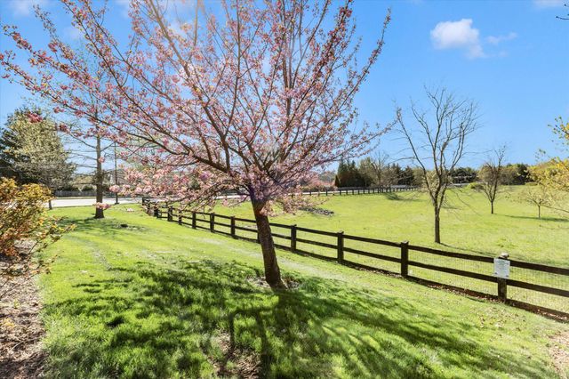 100 SUNLIGHT DR, Frederick, MD 21702