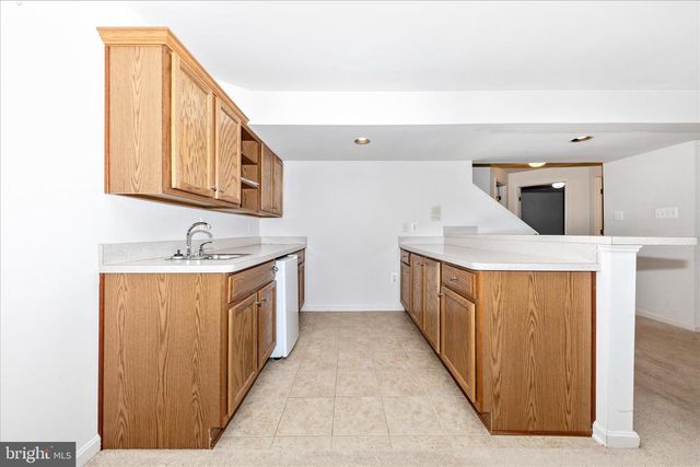 100 SUNLIGHT DR, Frederick, MD 21702