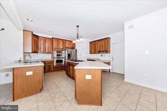 100 SUNLIGHT DR, Frederick, MD 21702