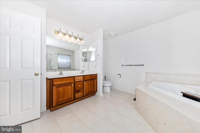100 SUNLIGHT DR, Frederick, MD 21702
