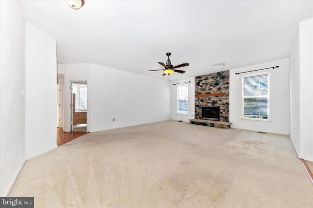 100 SUNLIGHT DR, Frederick, MD 21702