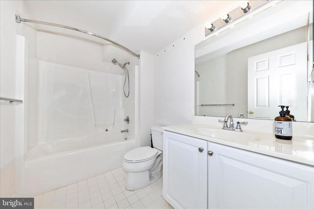 100 SUNLIGHT DR, Frederick, MD 21702