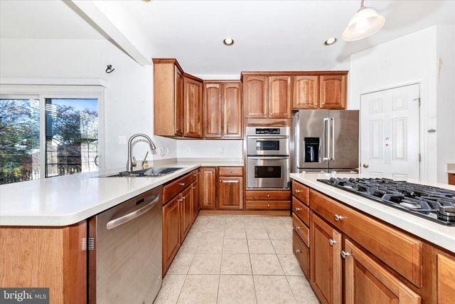 100 SUNLIGHT DR, Frederick, MD 21702