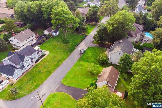46 Linwood Avenue, Midland Park, NJ 07432